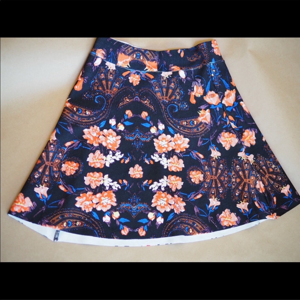 Bebe mini skirt